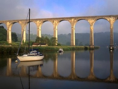 calstock viaduct train