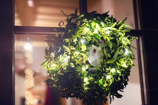 Christmas mistletoe wreath